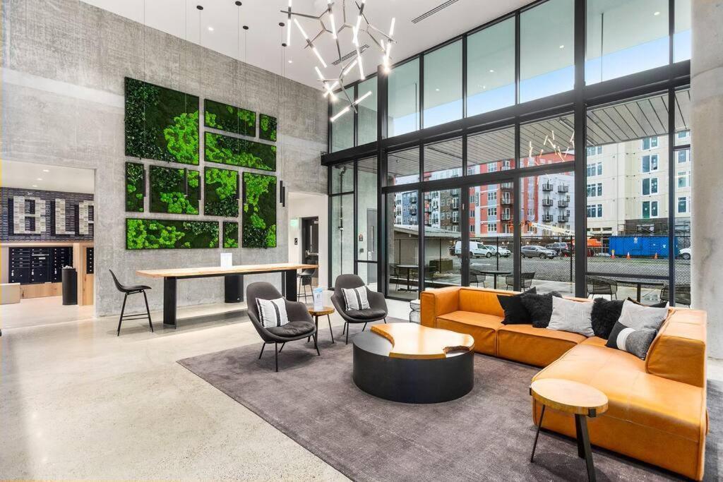 Airy And Open Corner Loft - 92 Walkscore Redmond Extérieur photo