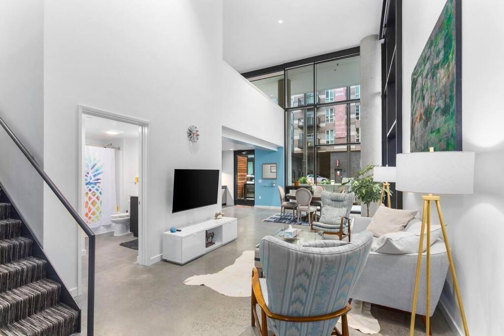 Airy And Open Corner Loft - 92 Walkscore Redmond Extérieur photo