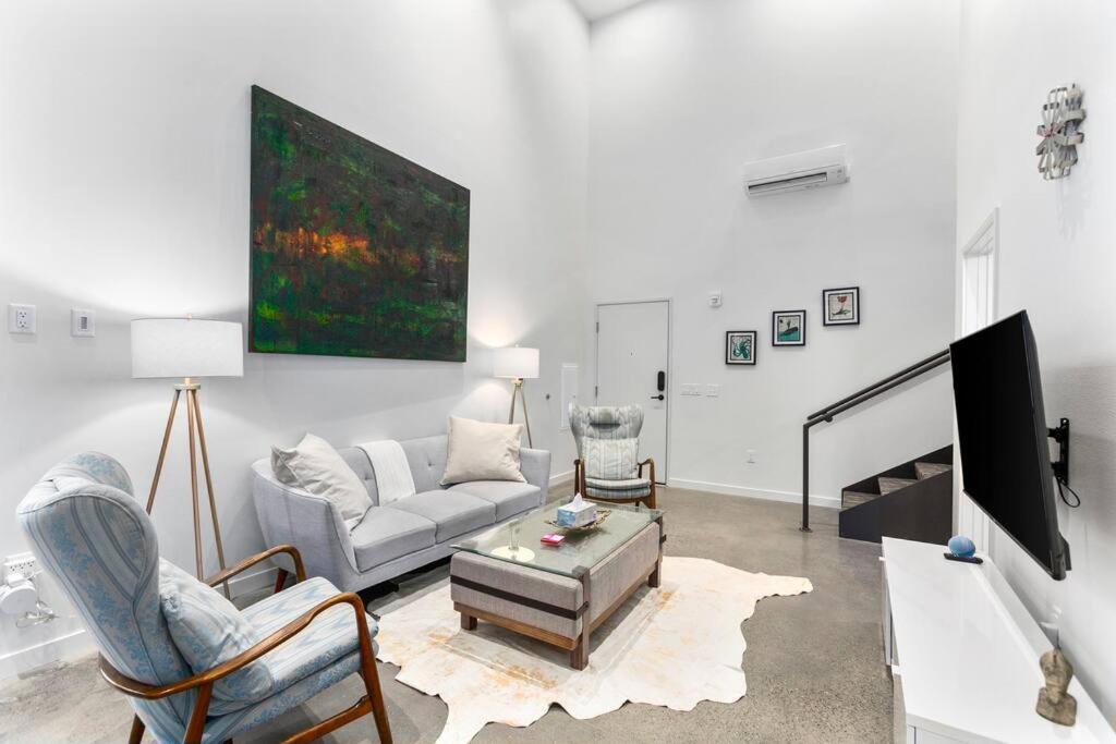 Airy And Open Corner Loft - 92 Walkscore Redmond Extérieur photo
