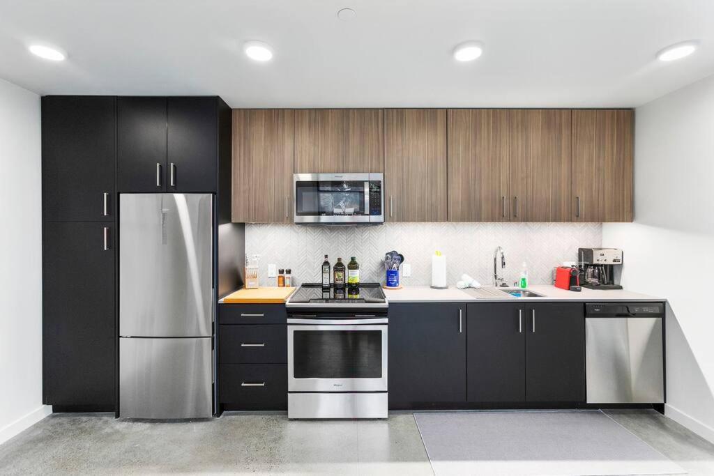 Airy And Open Corner Loft - 92 Walkscore Redmond Extérieur photo