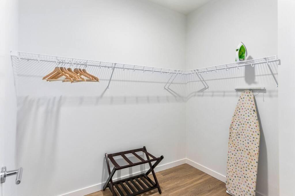 Airy And Open Corner Loft - 92 Walkscore Redmond Extérieur photo