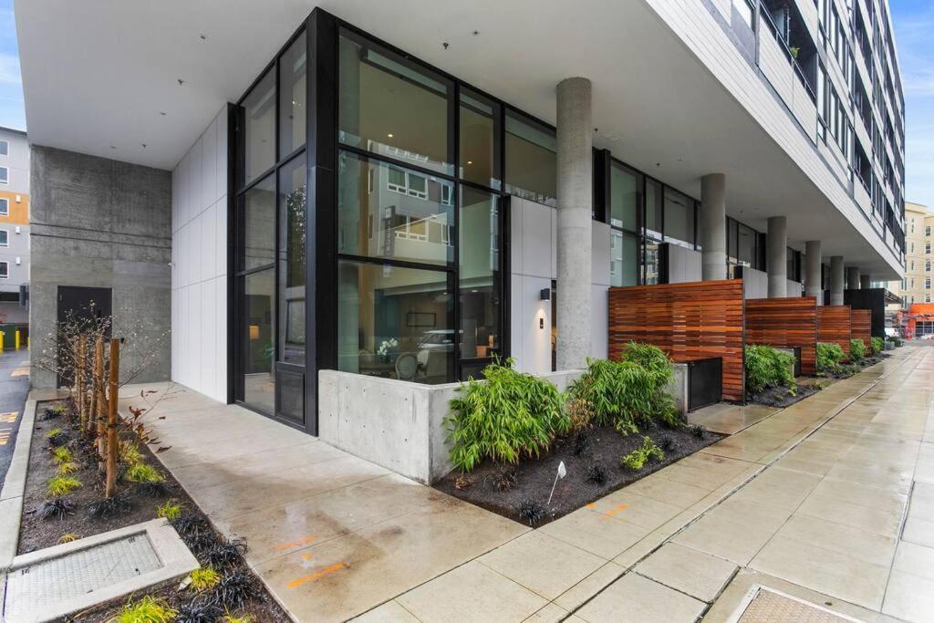 Airy And Open Corner Loft - 92 Walkscore Redmond Extérieur photo