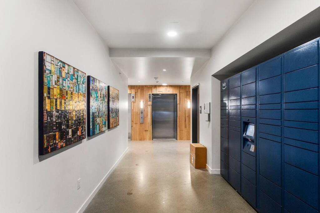 Airy And Open Corner Loft - 92 Walkscore Redmond Extérieur photo